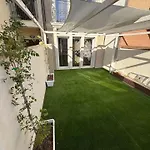 Garden Apartment, Wifi And Private Parking