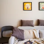 Garden Apartment, Wifi And Private Parking Σπίτι διακοπών *