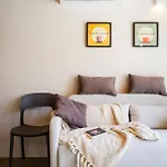 Σπίτι διακοπών Garden Apartment, Wifi And Private Parking *
