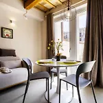 Garden Apartment, Wifi And Private Parking Σπίτι διακοπών