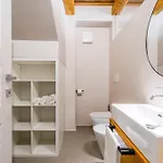 Σπίτι διακοπών Garden Apartment, Wifi And Private Parking *