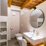 Garden Apartment, Wifi And Private Parking Σπίτι διακοπών *