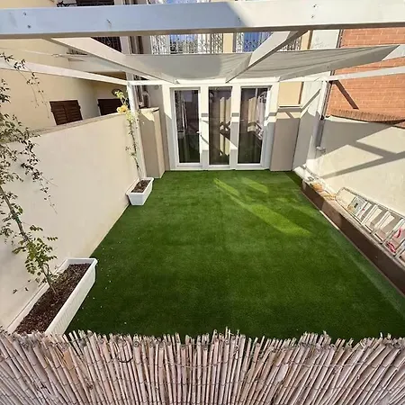 Garden Apartment, Wifi And Private Parking Feriehus