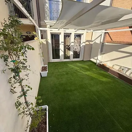 Garden Apartment, Wifi And Private Parking