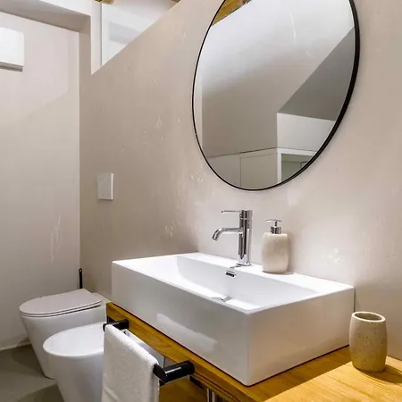 Garden Apartment, Wifi And Private Parking