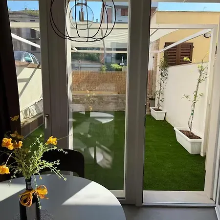 Garden Apartment, Wifi And Private Parking * Porto SantʼElpidio