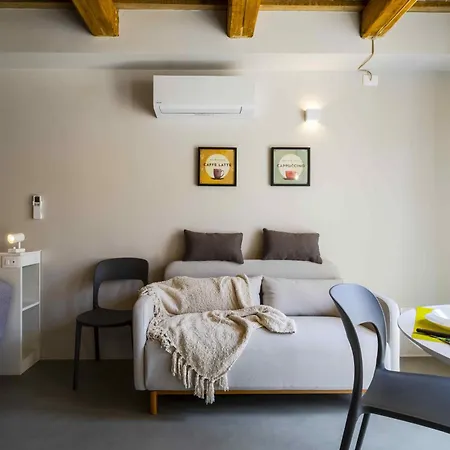 בית נופש Garden Apartment, Wifi And Private Parking